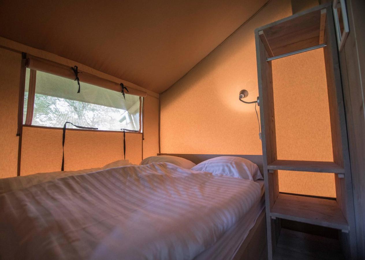 Отель Glamping Renswoude Экстерьер фото
